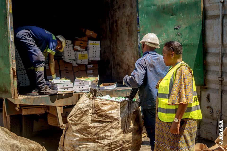 Santé publique : le Gabon détruit 1,4 tonne de fromages français contaminés.